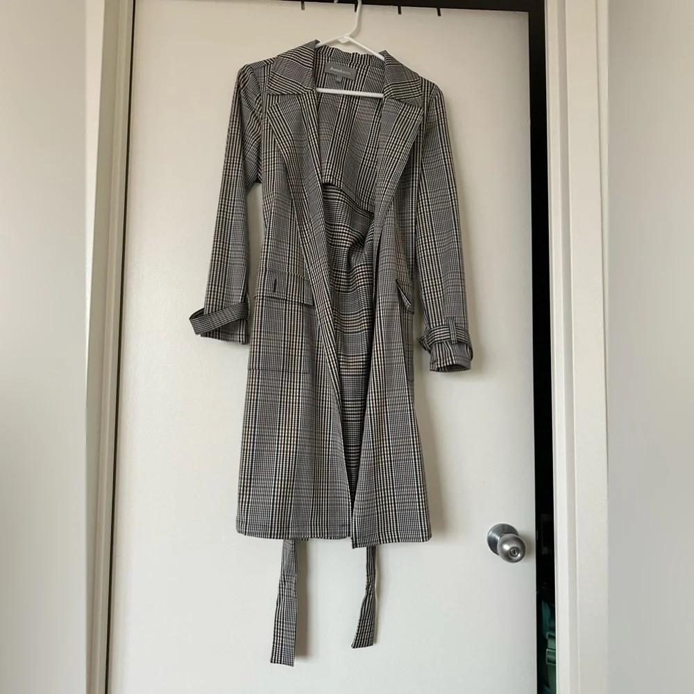Daniel Rainn plaid trench coat